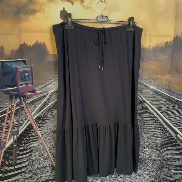 { 5 for $25 } CHAPS DENIM NAVY MAX TRUMPET SKIRT - Picture 2 of 7